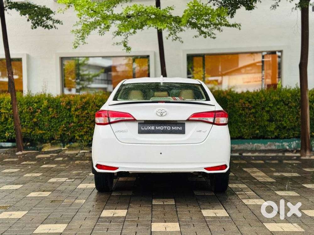 Toyota Yaris J Cvt, 2018, Petrol