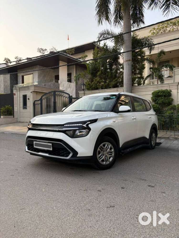 Kia Carens 1.5 Premium 7 Str, 2022, Petrol