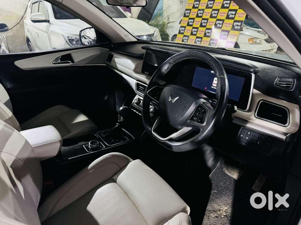Mahindra Xuv700 2.2 Ax 7 Diesel At Luxury Pack Str Awd, 2023, Diesel