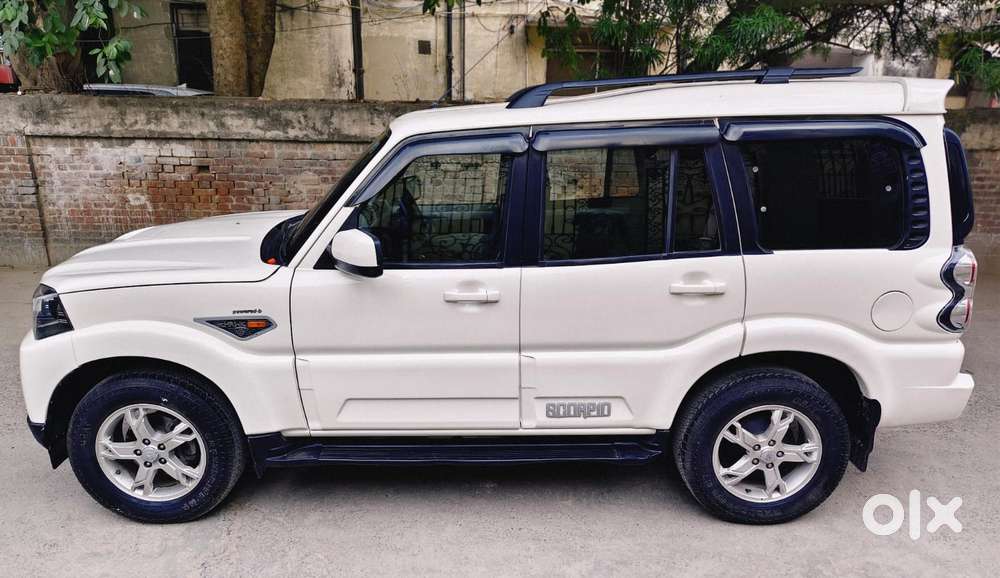 Mahindra Scorpio S10, 2017