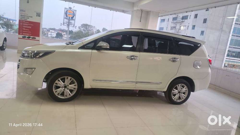 Toyota Innova Crysta 2.8z Automatic, 2016, Diesel