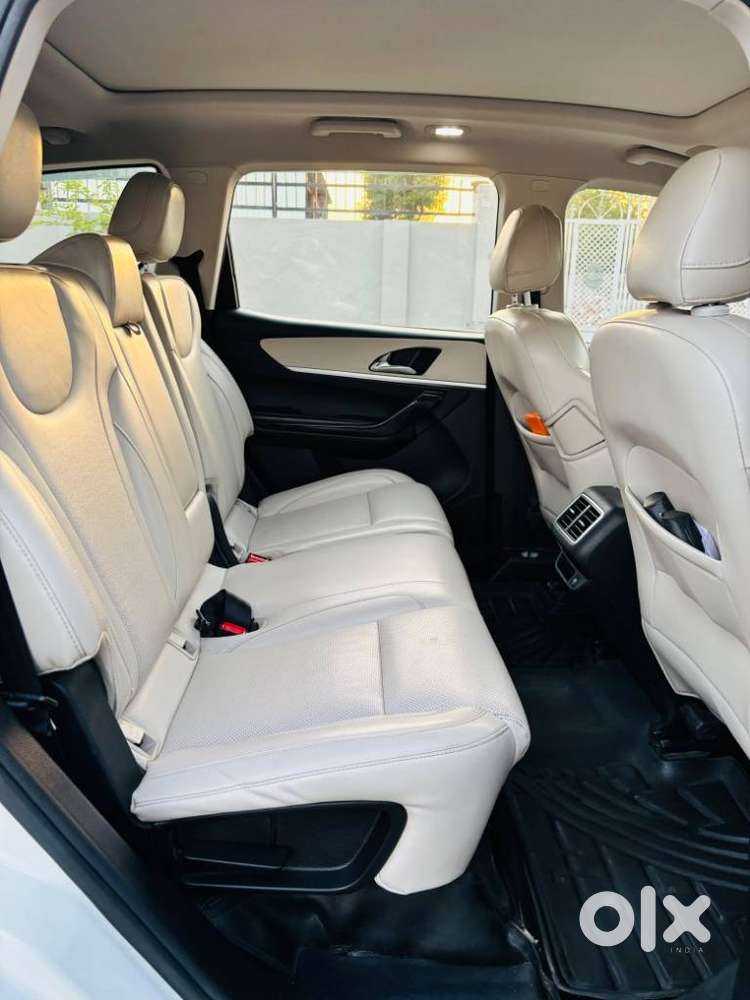 Mahindra Xuv700 Ax7l 6 Str At, 2023, Diesel