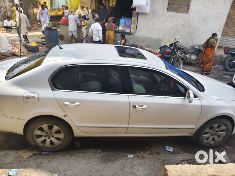 Skoda New Superb 2009 Diesel 100000 Km Driven