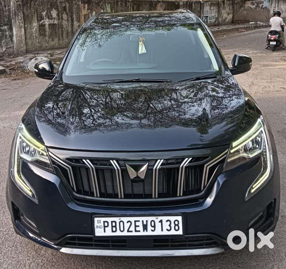 Mahindra Xuv700 2.0 Ax 5 Petrol Mt 7 Str, 2024, Petrol