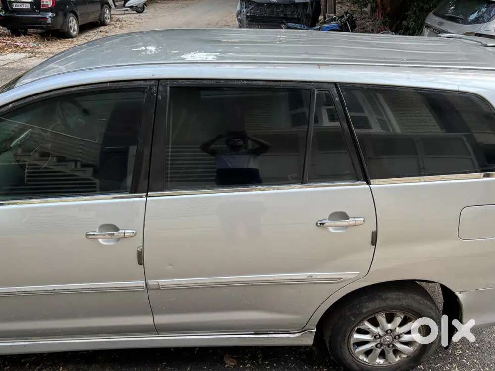 Toyota Innova 2012 Diesel Well Maintained