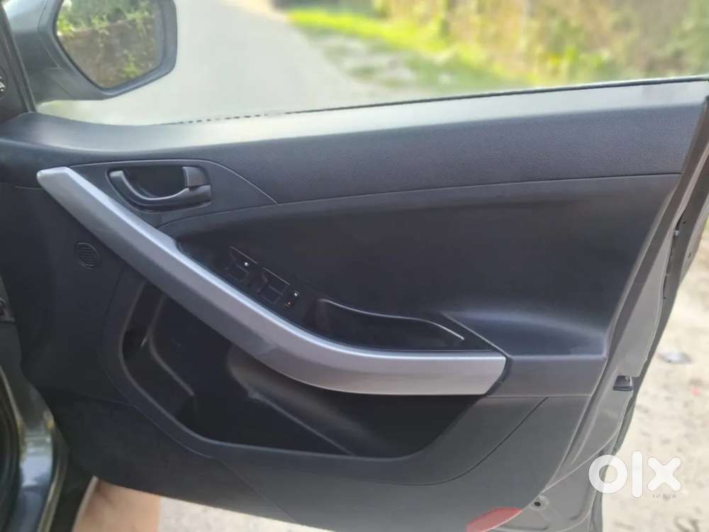 Tata Nexon 1.2 Revotron Xm (s), 2022, Petrol