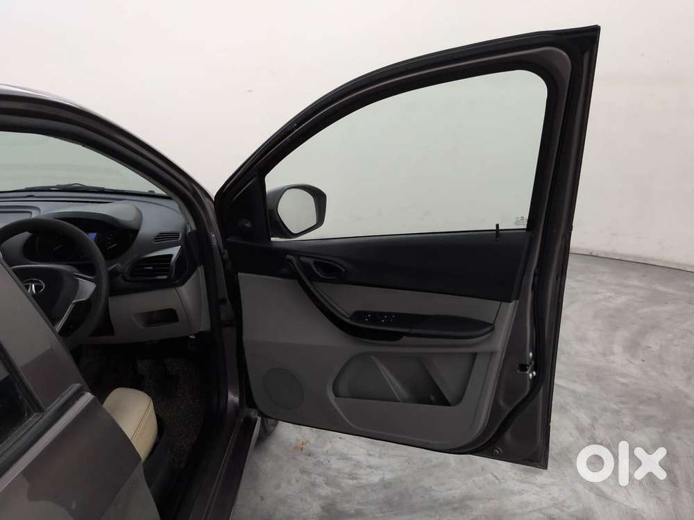 Tata Tiago 1.2 Revotron Xm, 2017, Petrol