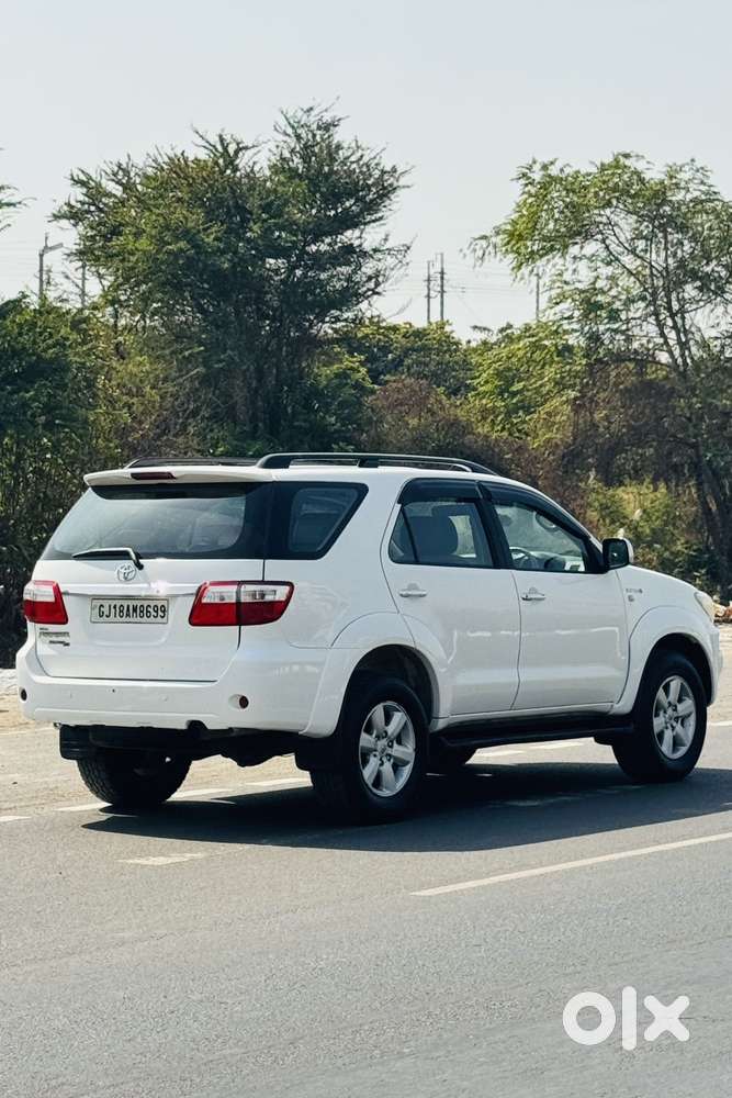 Toyota Fortuner 4x2 Mt 2.8 Diesel, 2011, Diesel