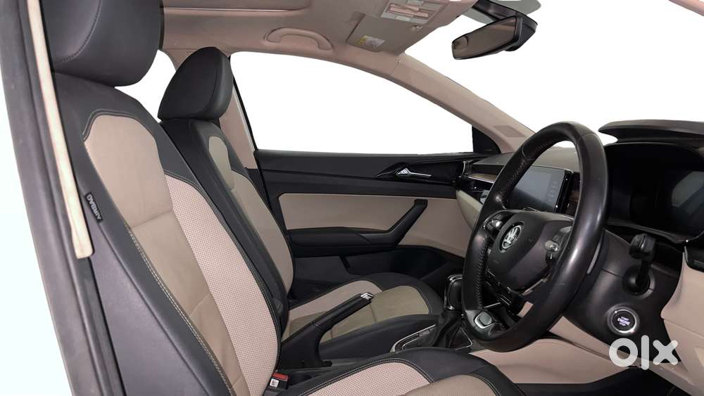 Skoda Slavia 1.0 Tsi Style At, 2023, Petrol