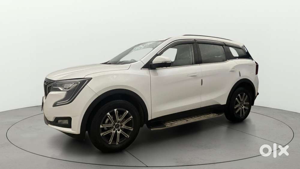 Mahindra Xuv700 2.0 Ax 7 Petrol Mt Str, 2025, Petrol