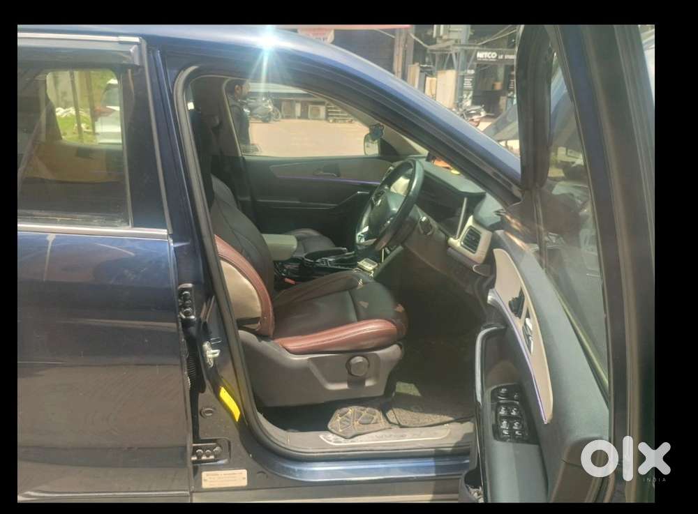 Mahindra Xuv700 2021 Petrol Well Maintained All Service Company