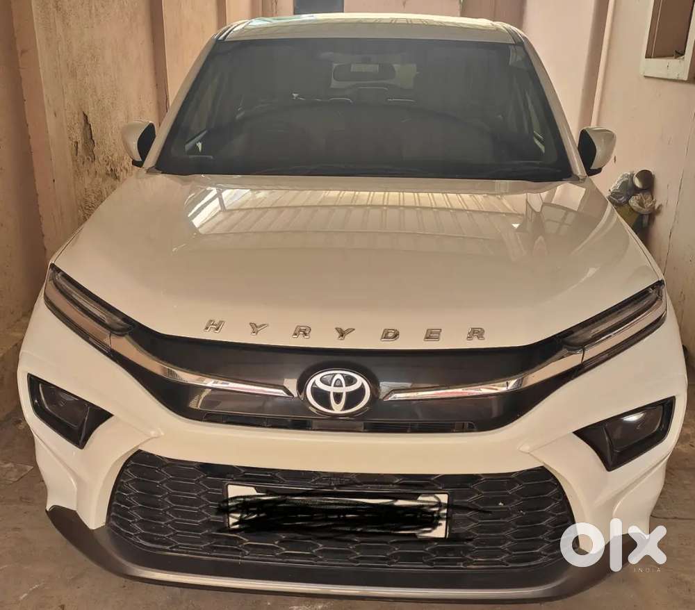 Well Maintained Car With Top Model Accessories Added Along With It..