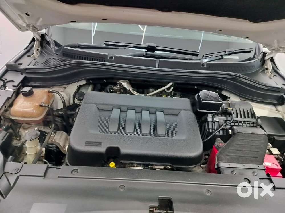 Mahindra Xuv700 2.2 Ax 5 Diesel At 7 Str, 2022, Diesel