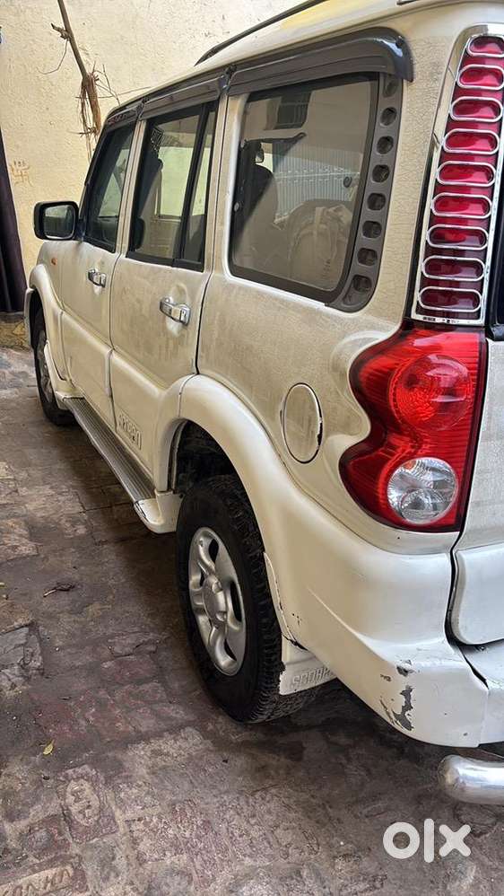 Mahindra Scorpio 2013 Diesel Well Maintained