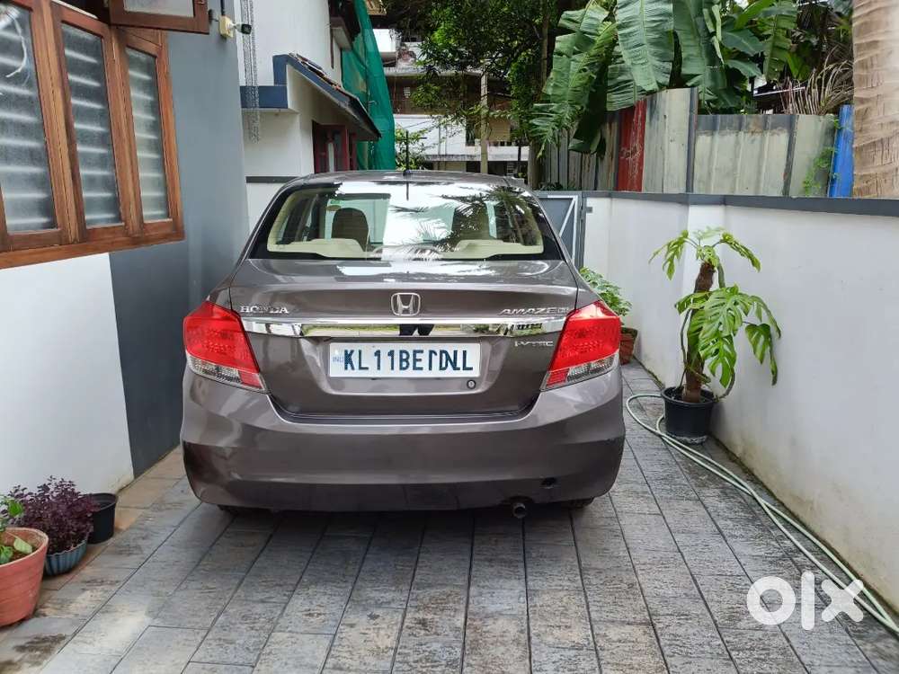 Single Owner Honda Amaze Vx Petrol 2017 Jan. No Replacement