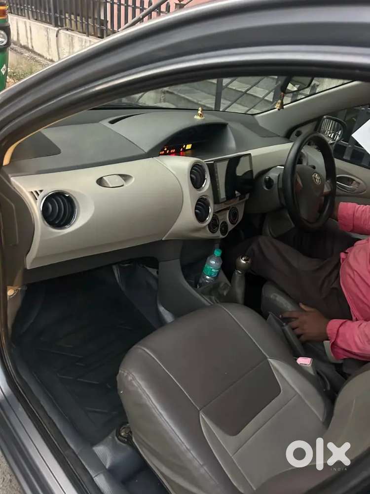 Toyota Etios Liva 2013 Petrol Well Maintained
