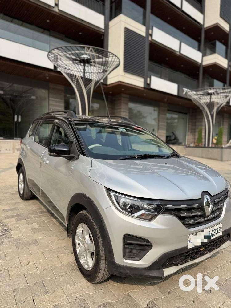 Renault Triber Rxt, 2022, Petrol