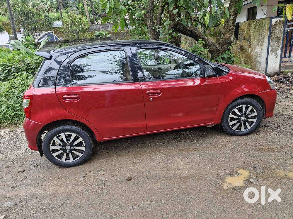 Toyota Etios Liva V Dual Tone, 2018, Petrol