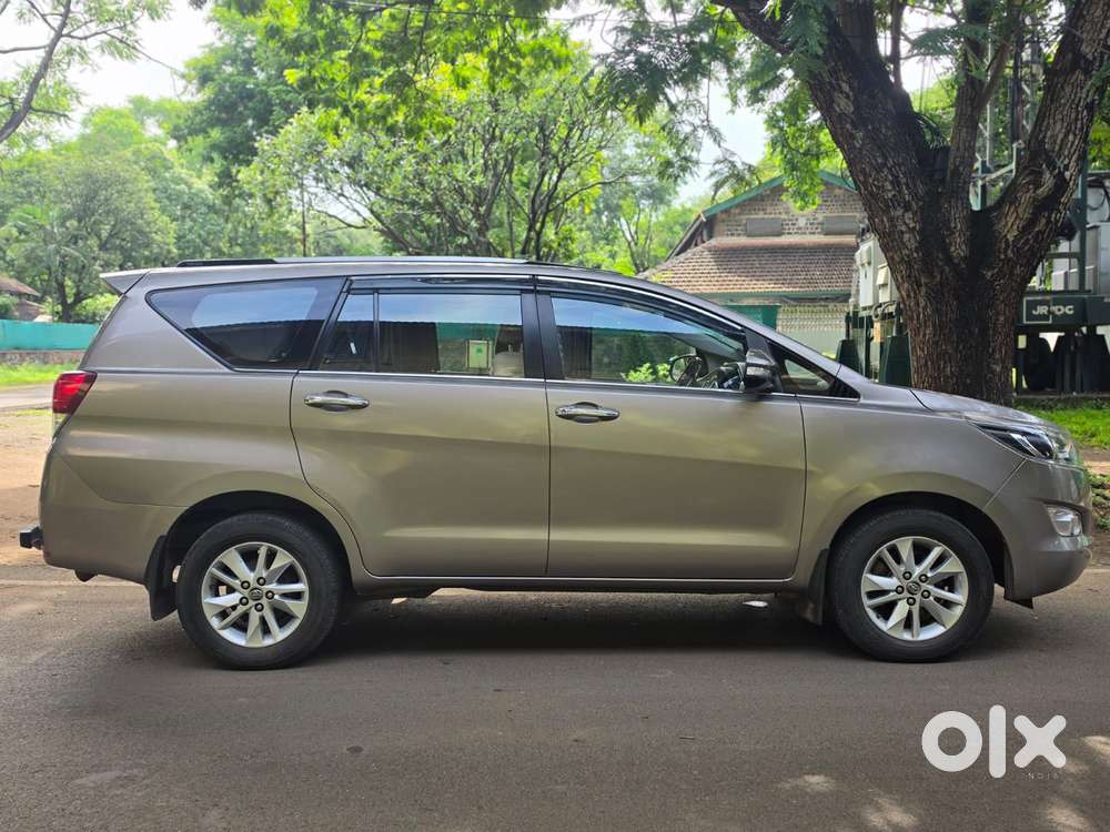 Toyota Innova Crysta 2.4 V, 2017, Diesel