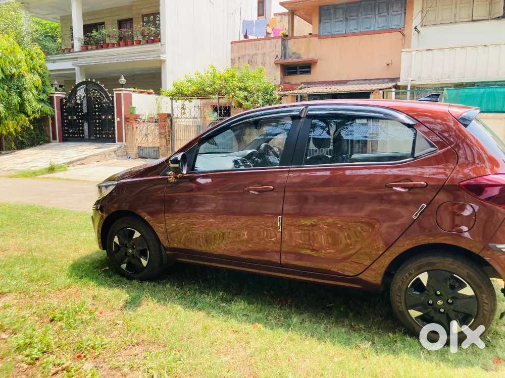 Tata Tiago 2025 Petrol 518 Km Driven