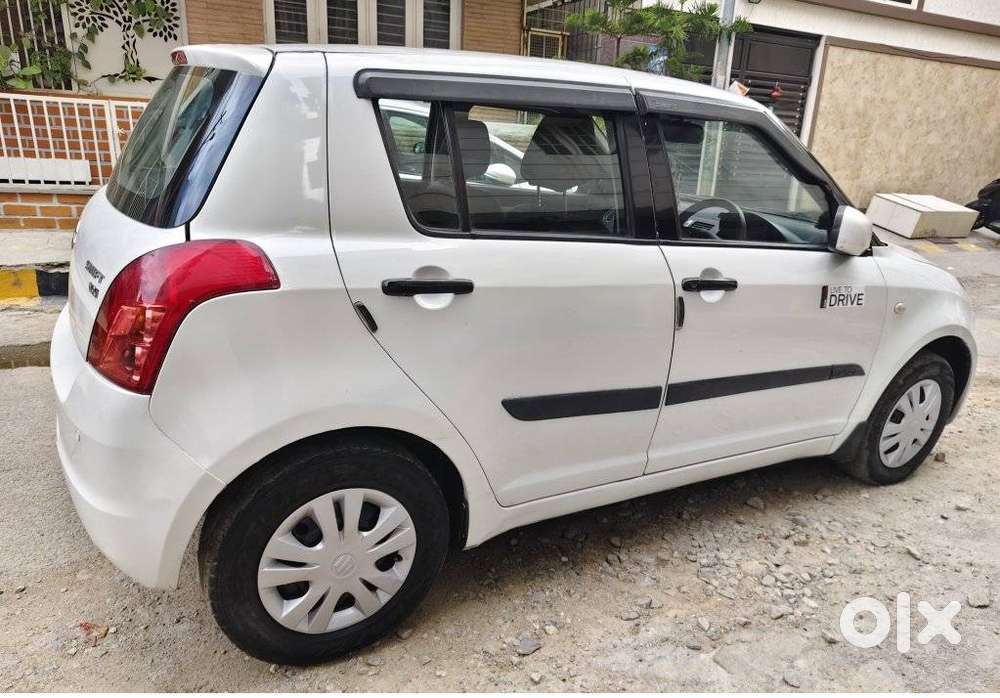 Maruti Suzuki Swift Vxi Optional, 2011, Petrol