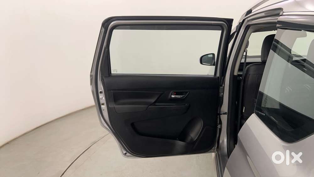 Maruti Suzuki Xl6 1.5 Zeta At, 2022, Petrol