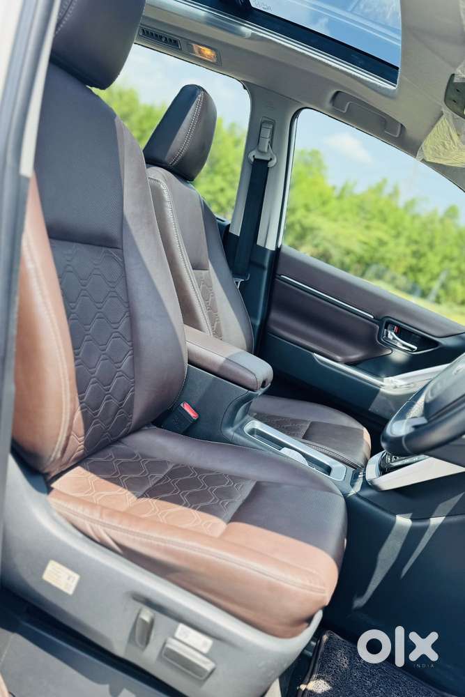 Toyota Innova Hycross 2.0 Zx Hybrid 7 Str, 2024, Cng & Hybrids