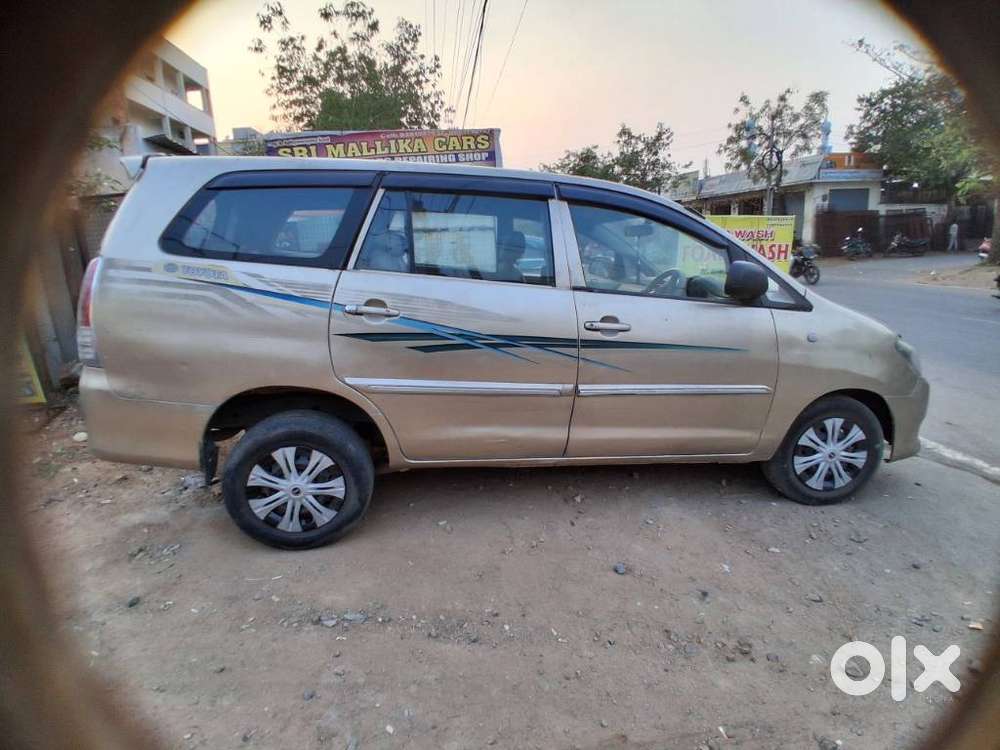 Toyota Innova 2.5 G (diesel) 8 Seater, 2005, Diesel