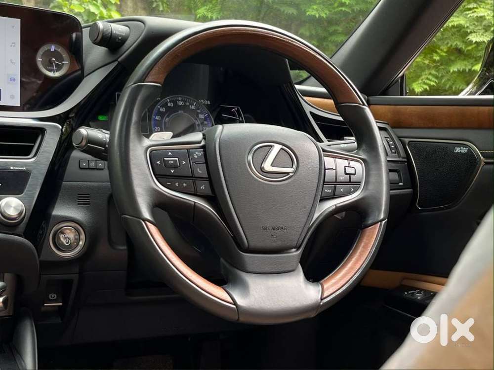 Lexus Es 300h Luxury, 2024, Petrol