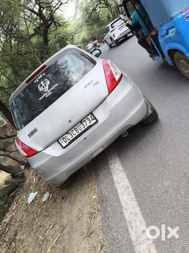 Maruti Suzuki Swift Lxi 2012