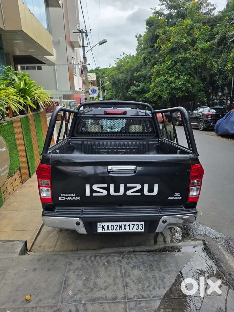 2022 Isuzu V-cross 2wd At Z  37,750 Km  Auto Diesel  Insurance 2026