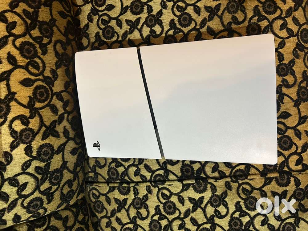 Ps5 1 year old out of warranty brand new condition