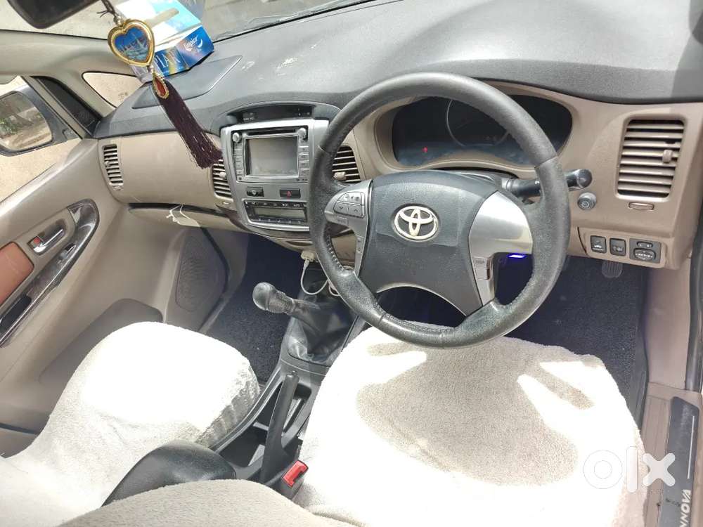 Toyota Innova V Diesel 2015