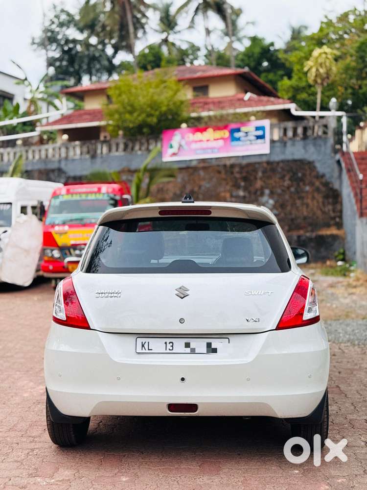 Maruti Suzuki Swift Vxi Optional, 2015, Petrol