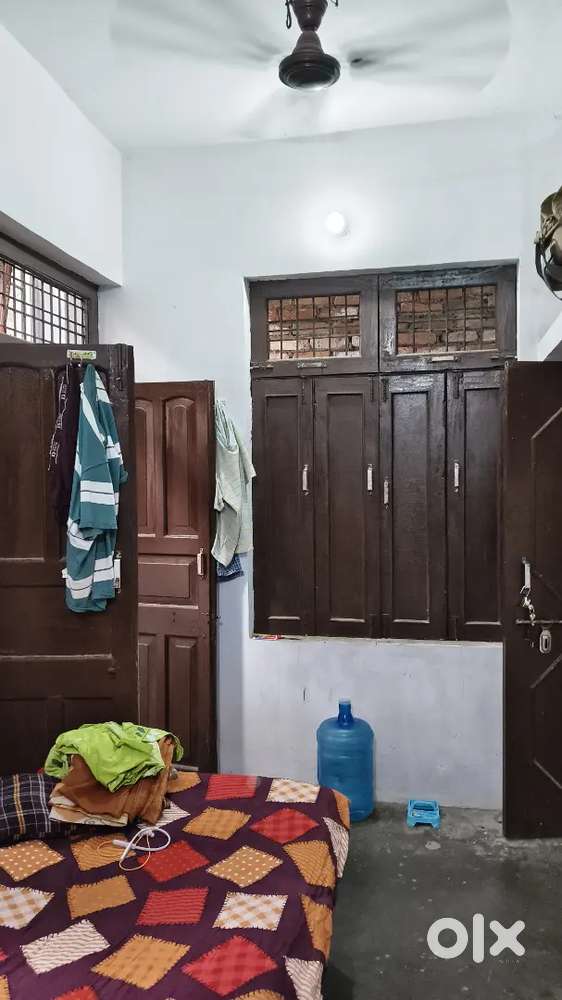 Ek roommate chaiye ssc  preparation karta ho jo rent 2000 hai .