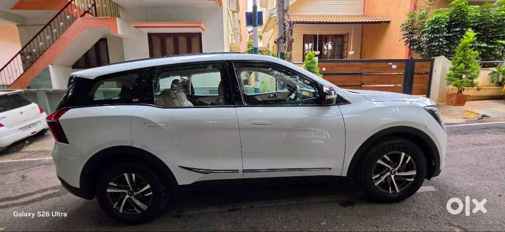 2022 Xuv700 Ax5 Diesel At (7-seater)  The Ax7-spec Edition