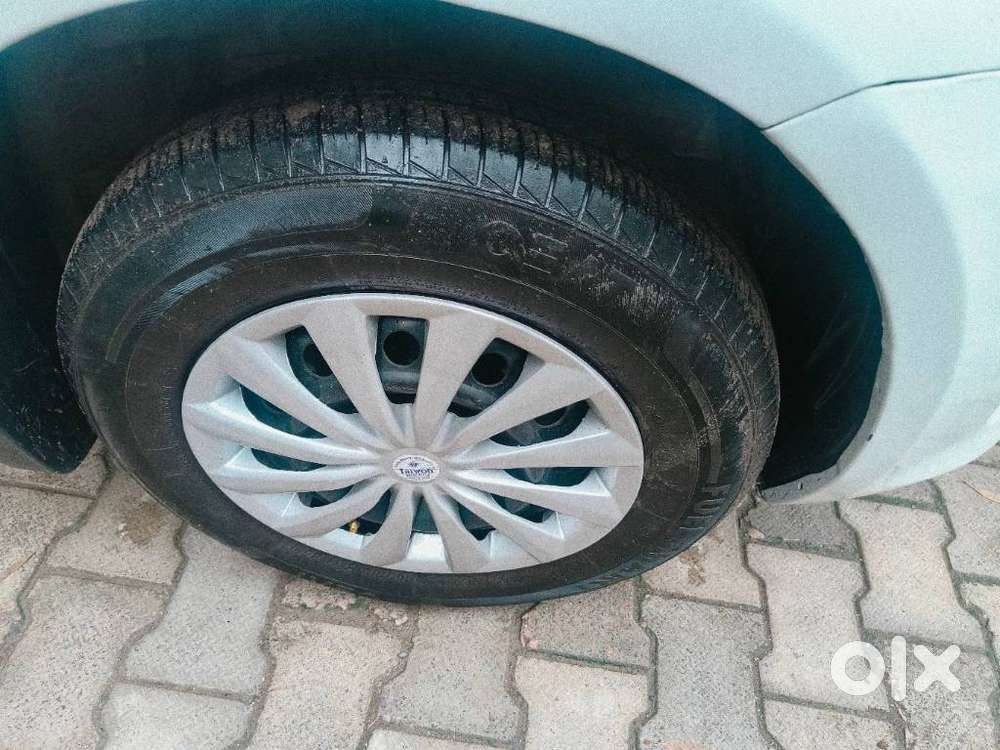 Maruti Suzuki Swift Dzire Vxi Optional, 2014, Petrol