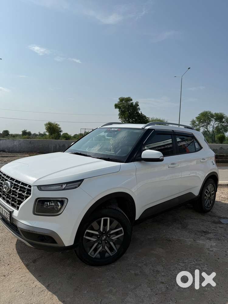 Hyundai Venue Petrol 2022