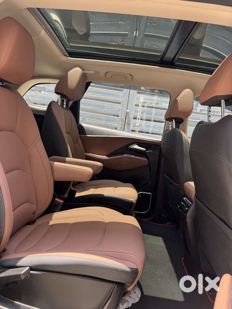 Mg Hector Plus Savvy Pro 1.5 Turbo Petrol Cvt 6 Str Dual Tone, 2025,..