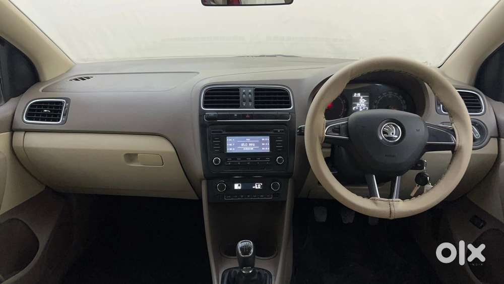 Skoda Rapid 1.6 Mpi Elegance Plus, 2015, Petrol