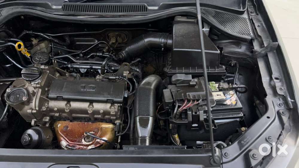 Volkswagen Polo Petrol Highline 1.2l, 2015, Petrol