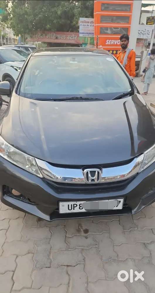 Car Is In Very Good Condition Push Button Start Sunroof Top Model Dies