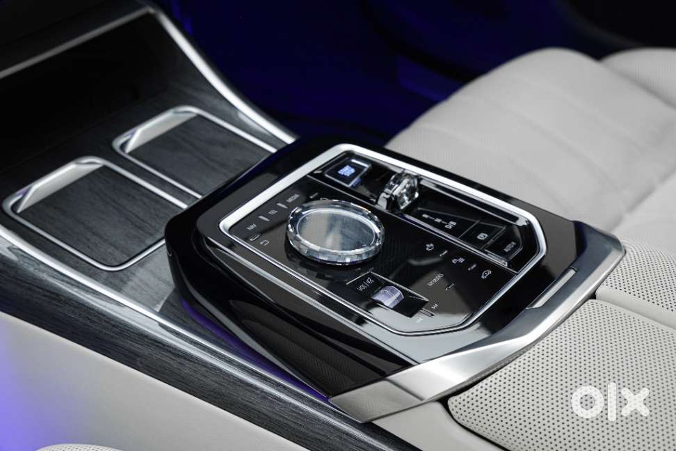 Bmw I7 Xdrive60, 2023, Electric