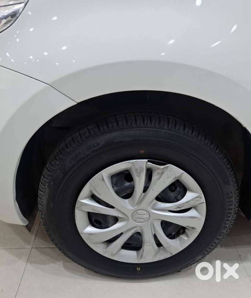 Maruti Suzuki Swift Vxi + Manual, 2023, Petrol