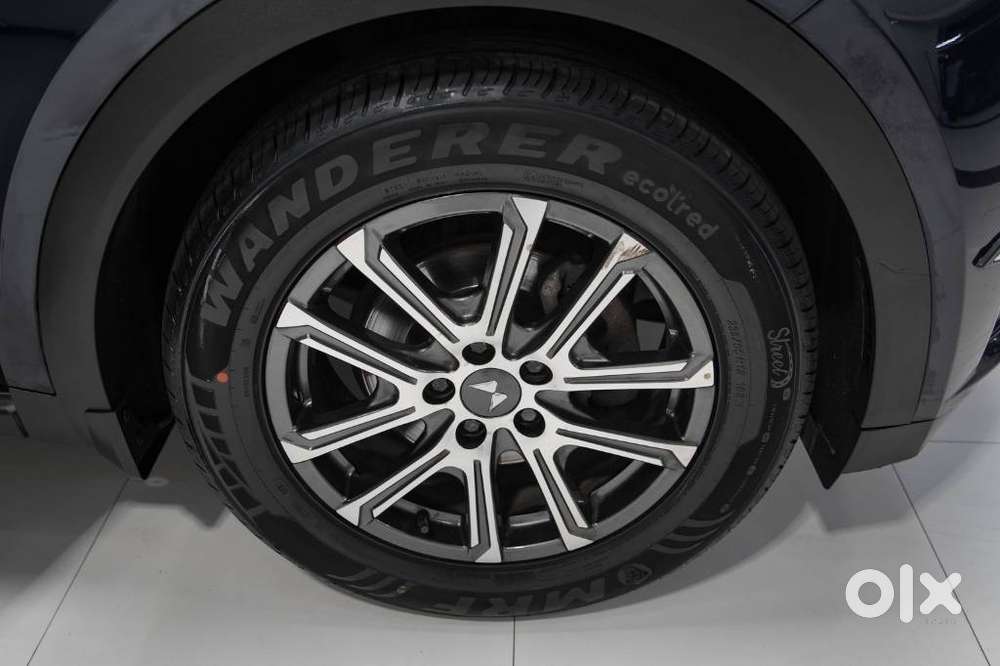 Mahindra Xuv700 2.2 Ax 7 Diesel At Str Awd, 2022, Diesel