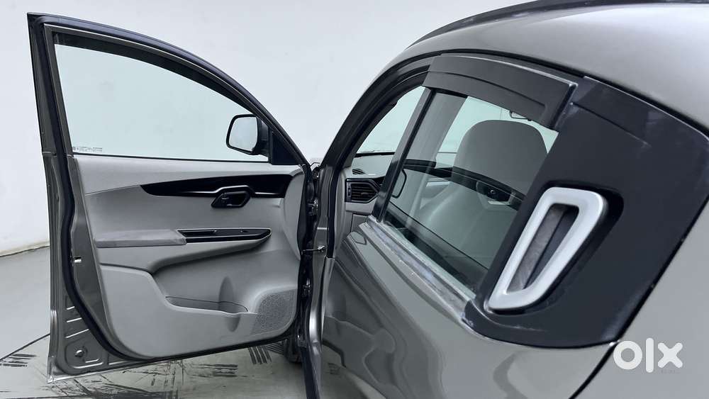 Mahindra Kuv 100 Mfalcon G80 K8, 2016, Petrol