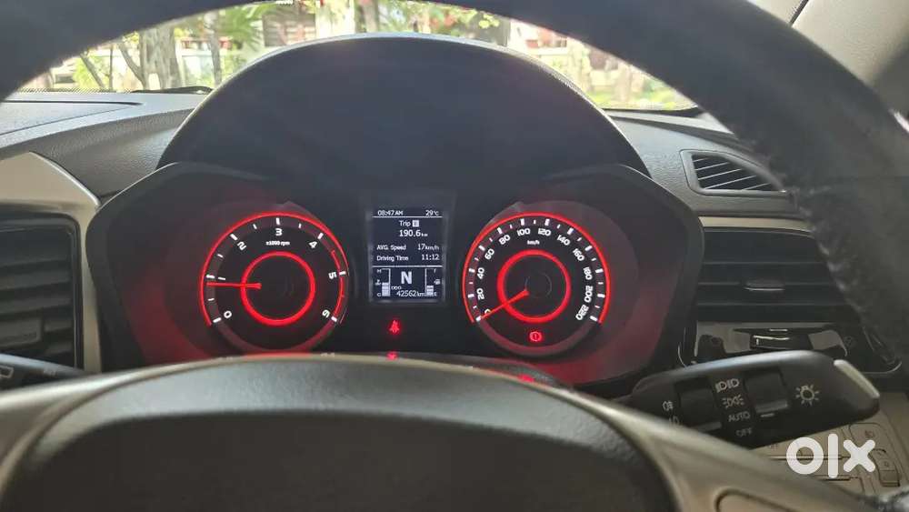 2020 Mahindra Xuv300 W8 (o) Diesel Amt