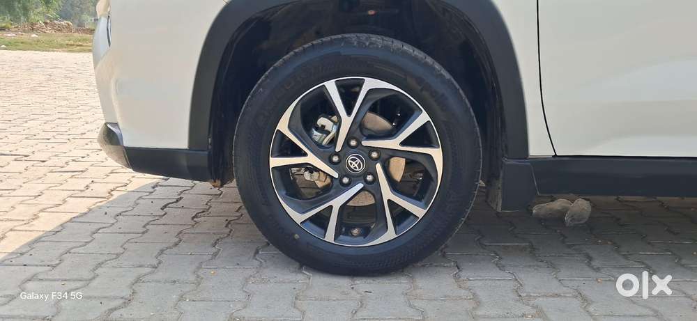 Toyota Urban Cruiser Hyryder 1.5 V Hybrid, 2024, Petrol