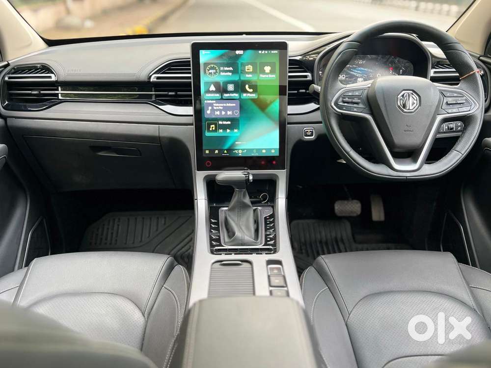 Mg Hector Plus Sharp Pro 1.5 Turbo Petrol 7 Str Dual Tone, 2024, Pet..