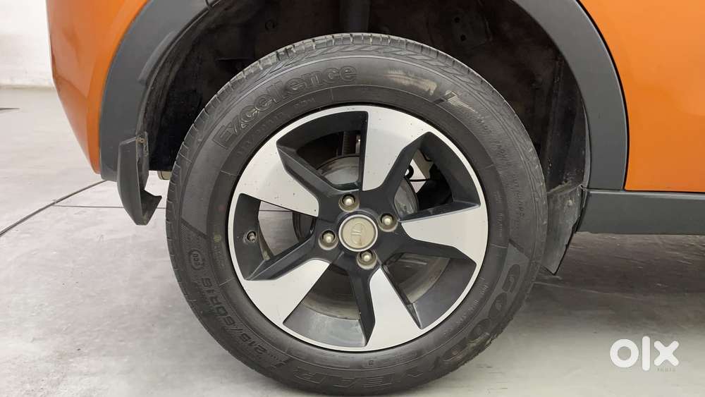 Tata Nexon 1.2 Revotron Xza Plus (l), 2019, Petrol